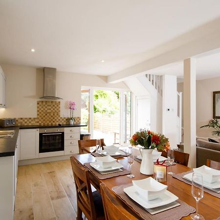 'Orchard Croft Lodge - Chichester', Book-Direct, New Home 1,367 Sq' Ft' , Can Sleep 8 On Request , Split & Link 'Super King' Size Beds, Free Wi-Fi, Sky Tv & Sky Sports, 9 - Minutes From West Wittering Beach, Very Quiet Location, Dog Friendly Exteriér fotografie