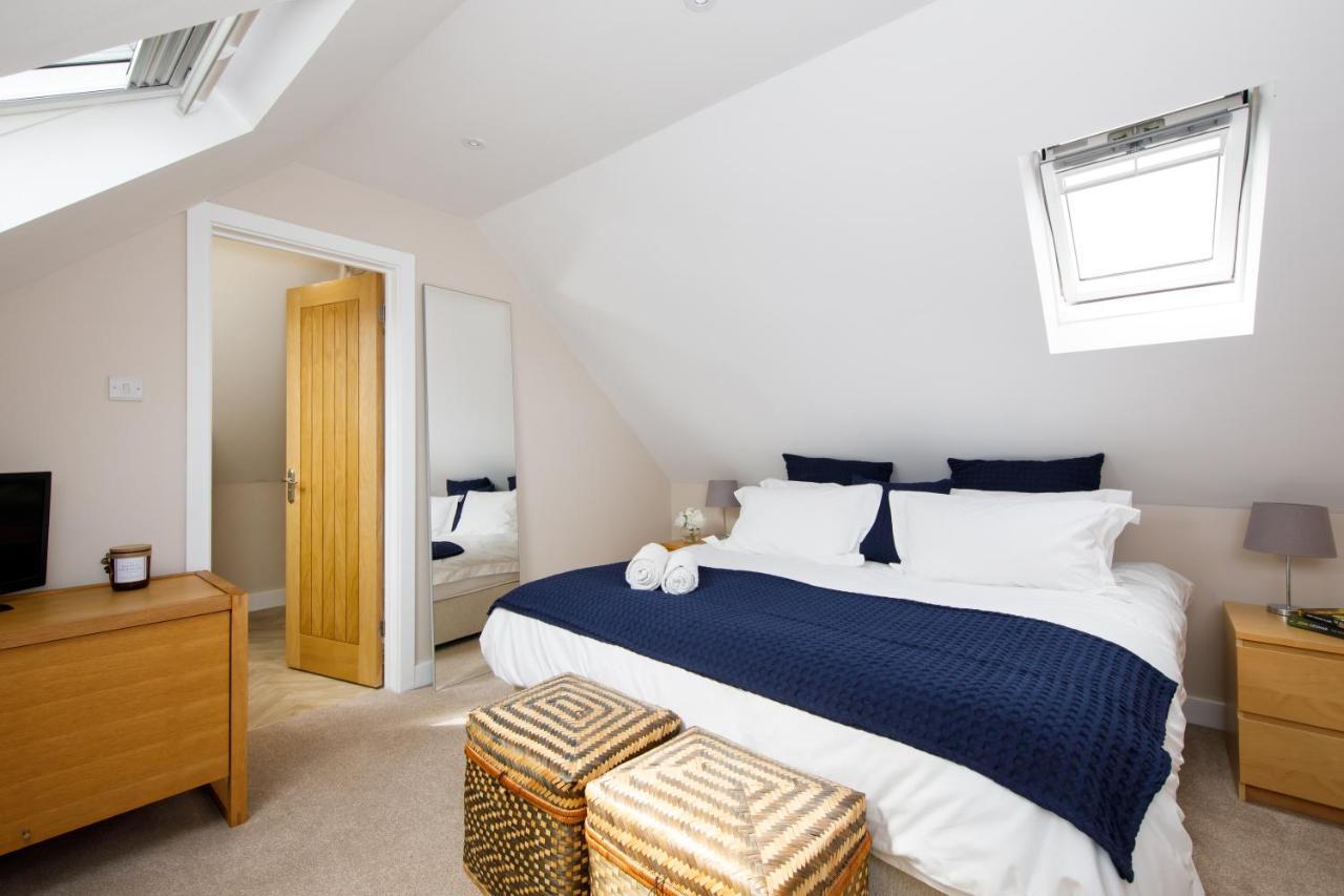 'Orchard Croft Lodge - Chichester', Book-Direct, New Home 1,367 Sq' Ft' , Can Sleep 8 On Request , Split & Link 'Super King' Size Beds, Free Wi-Fi, Sky Tv & Sky Sports, 9 - Minutes From West Wittering Beach, Very Quiet Location, Dog Friendly Exteriér fotografie