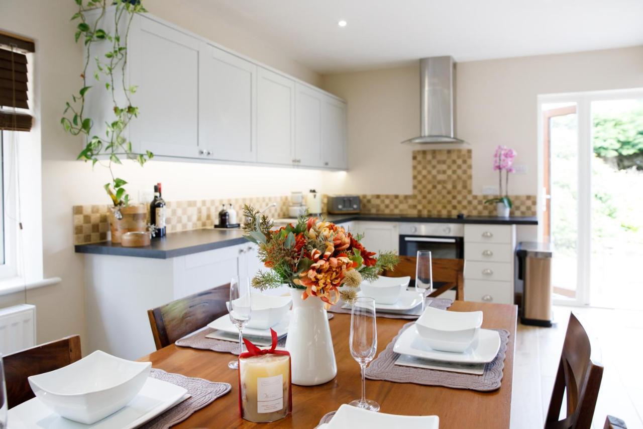'Orchard Croft Lodge - Chichester', Book-Direct, New Home 1,367 Sq' Ft' , Can Sleep 8 On Request , Split & Link 'Super King' Size Beds, Free Wi-Fi, Sky Tv & Sky Sports, 9 - Minutes From West Wittering Beach, Very Quiet Location, Dog Friendly Exteriér fotografie